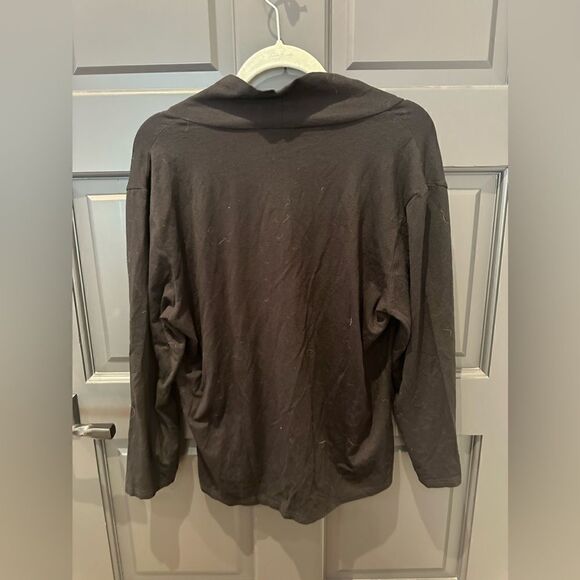 Black top - Picture 2 of 3